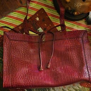 NWOT Liz Claiborne Croc-Embossed Tote W/Bow & Mirror/ID, Credit Card Holder